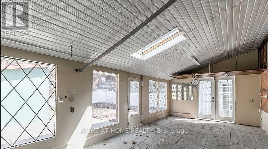 Main Floor - 3361 Weston Road, Toronto, Ontario  M9M 2V6 - Photo 15 - W12727722