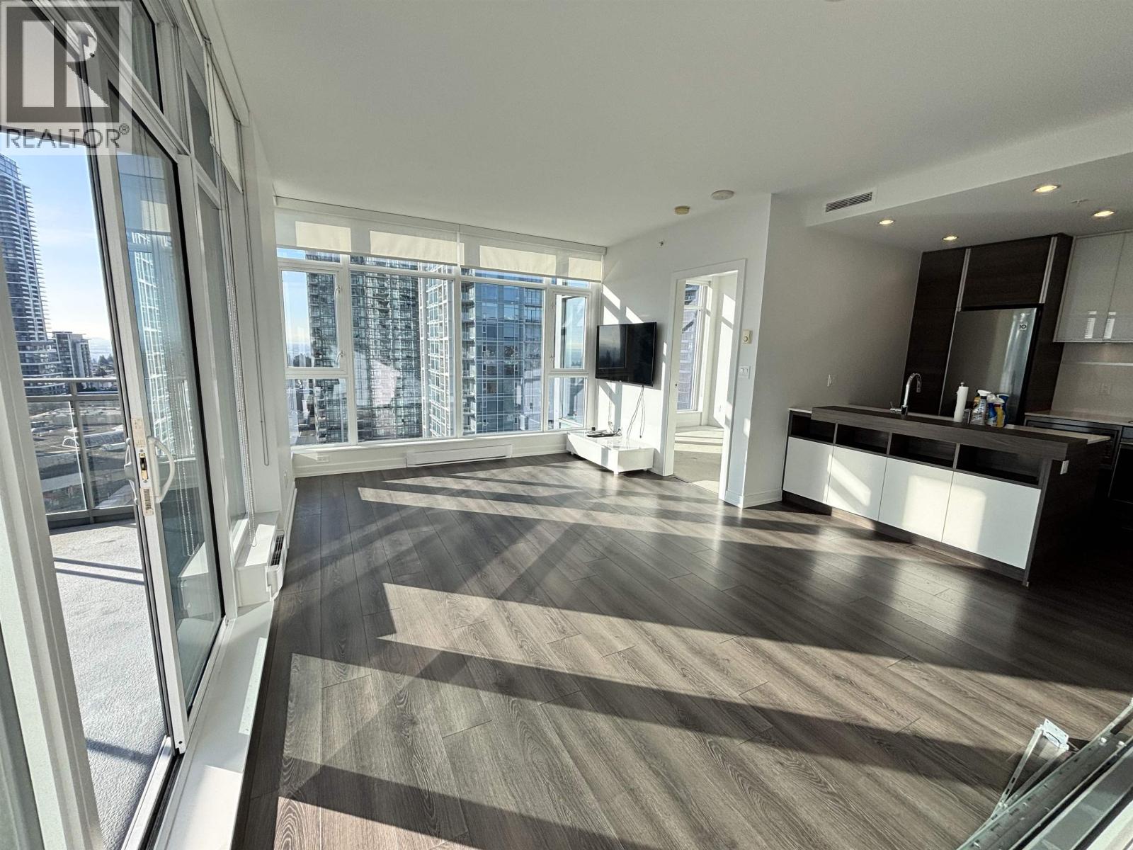 Listing Picture 17 of 27 : 2009 4688 KINGSWAY, Burnaby / 本拿比 - 魯藝地產 Yvonne Lu Group - MLS Medallion Club Member