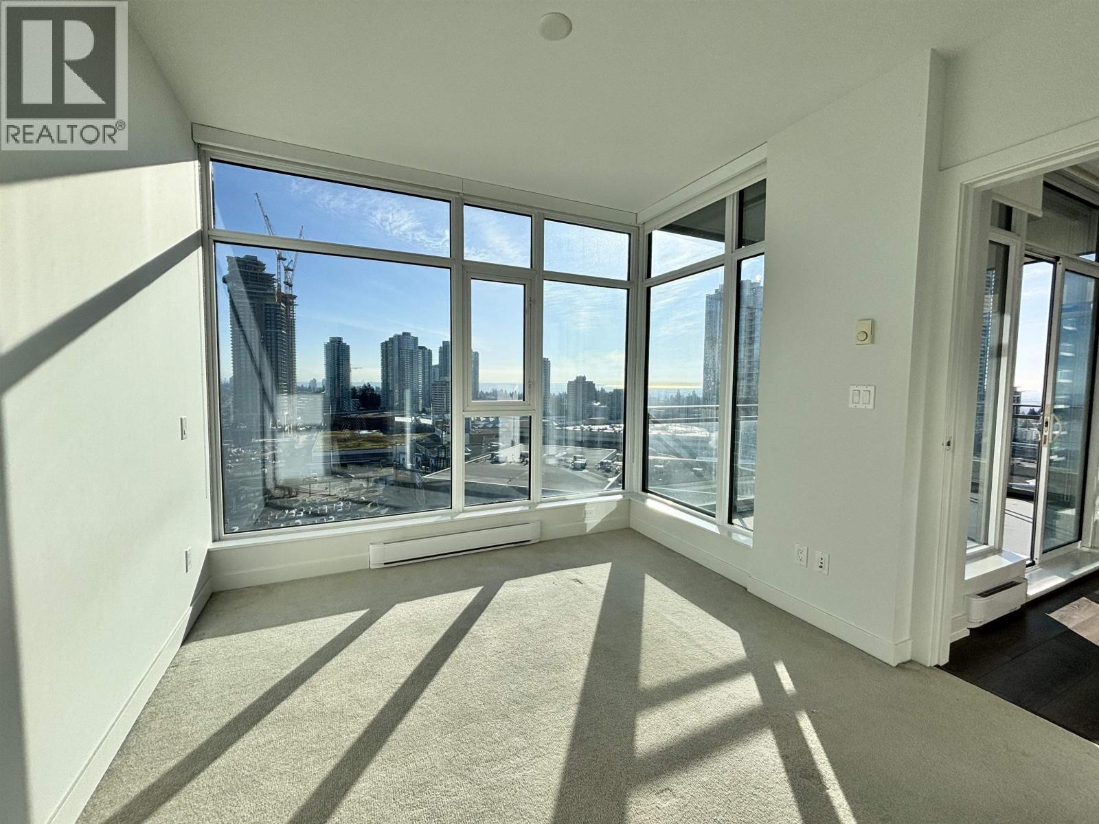 Listing Picture 23 of 27 : 2009 4688 KINGSWAY, Burnaby / 本拿比 - 魯藝地產 Yvonne Lu Group - MLS Medallion Club Member