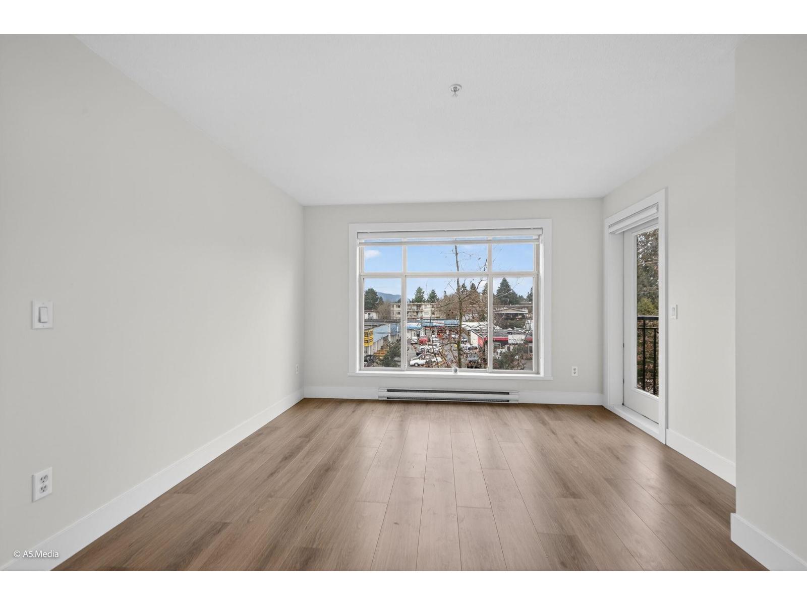 318 13555 Gateway Drive, Surrey, British Columbia  V3T 0B5 - Photo 11 - R3082417