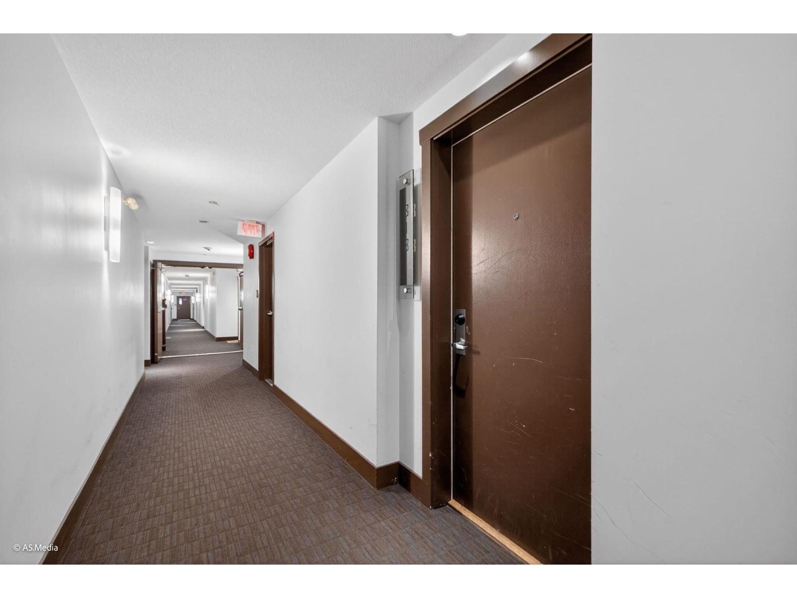 318 13555 Gateway Drive, Surrey, British Columbia  V3T 0B5 - Photo 5 - R3082417