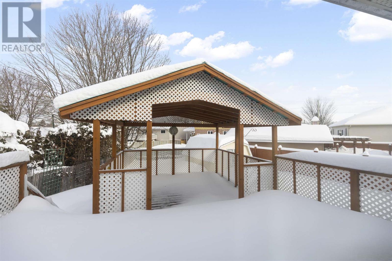 16 Chartwell Dr, Sault Ste. Marie, Ontario  P6A 6A2 - Photo 4 - SM260137