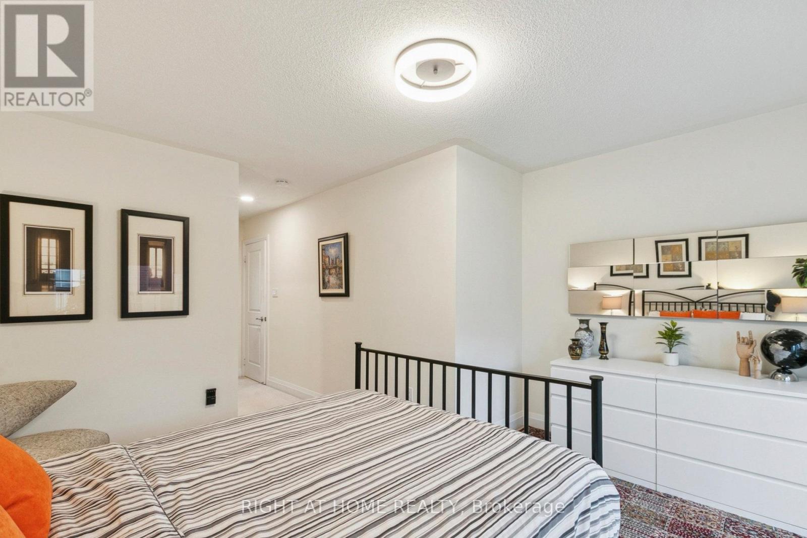 28 Raffeix Lane, Toronto, Ontario  M5A 0G5 - Photo 24 - C12501554