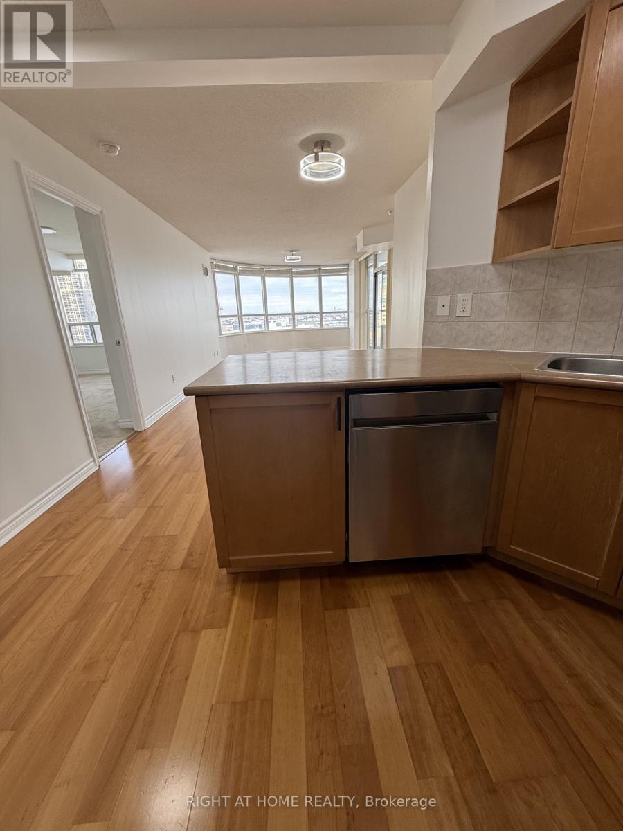 1820 - 3888 Duke Of York Boulevard, Mississauga, Ontario  L5B 4P5 - Photo 9 - W12672206