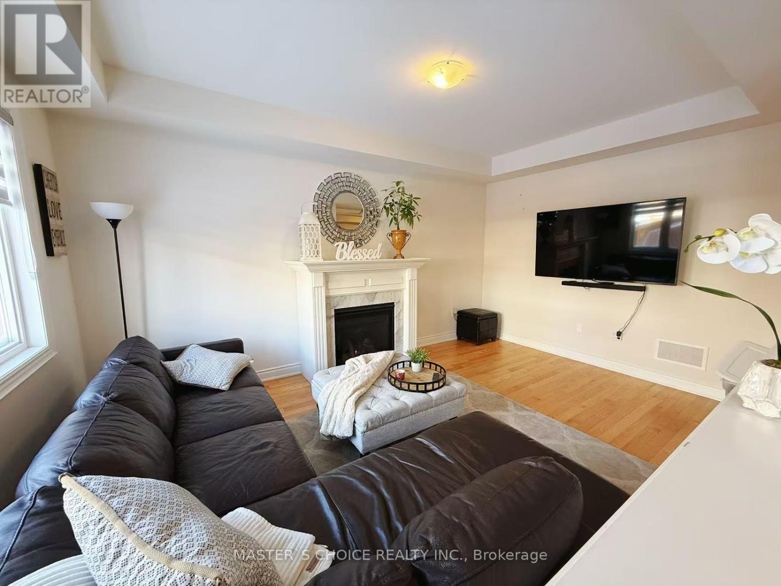 202 Fallharvest Way, Whitchurch-Stouffville, Ontario  L4A 5C2 - Photo 12 - N12727750