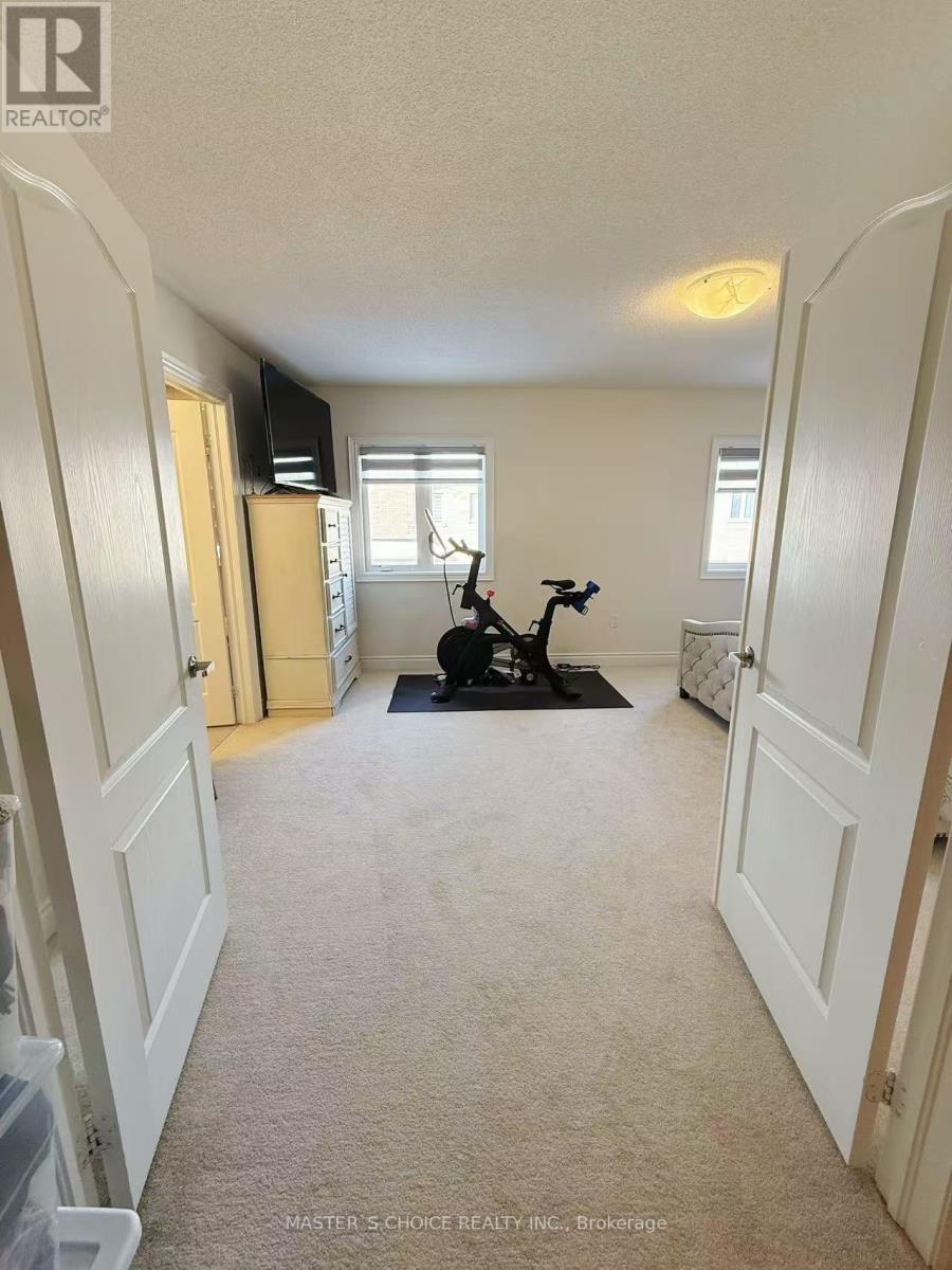 202 Fallharvest Way, Whitchurch-Stouffville, Ontario  L4A 5C2 - Photo 18 - N12727750