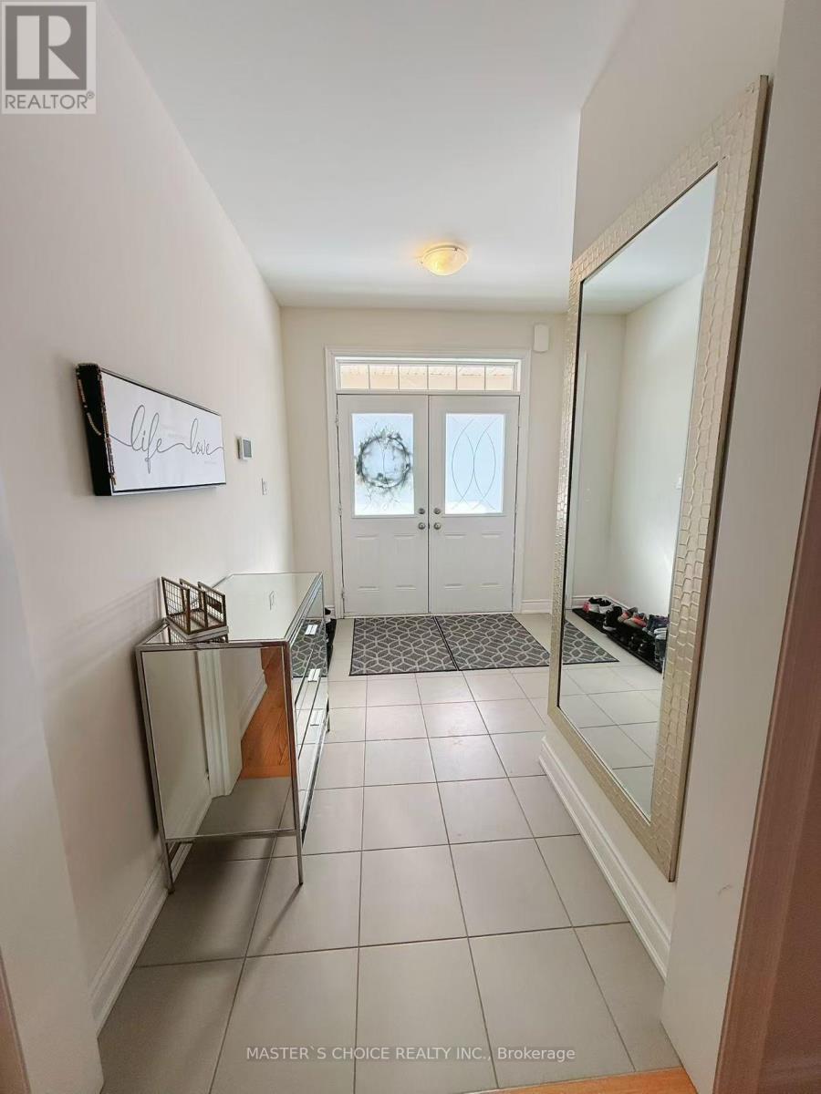 202 Fallharvest Way, Whitchurch-Stouffville, Ontario  L4A 5C2 - Photo 2 - N12727750