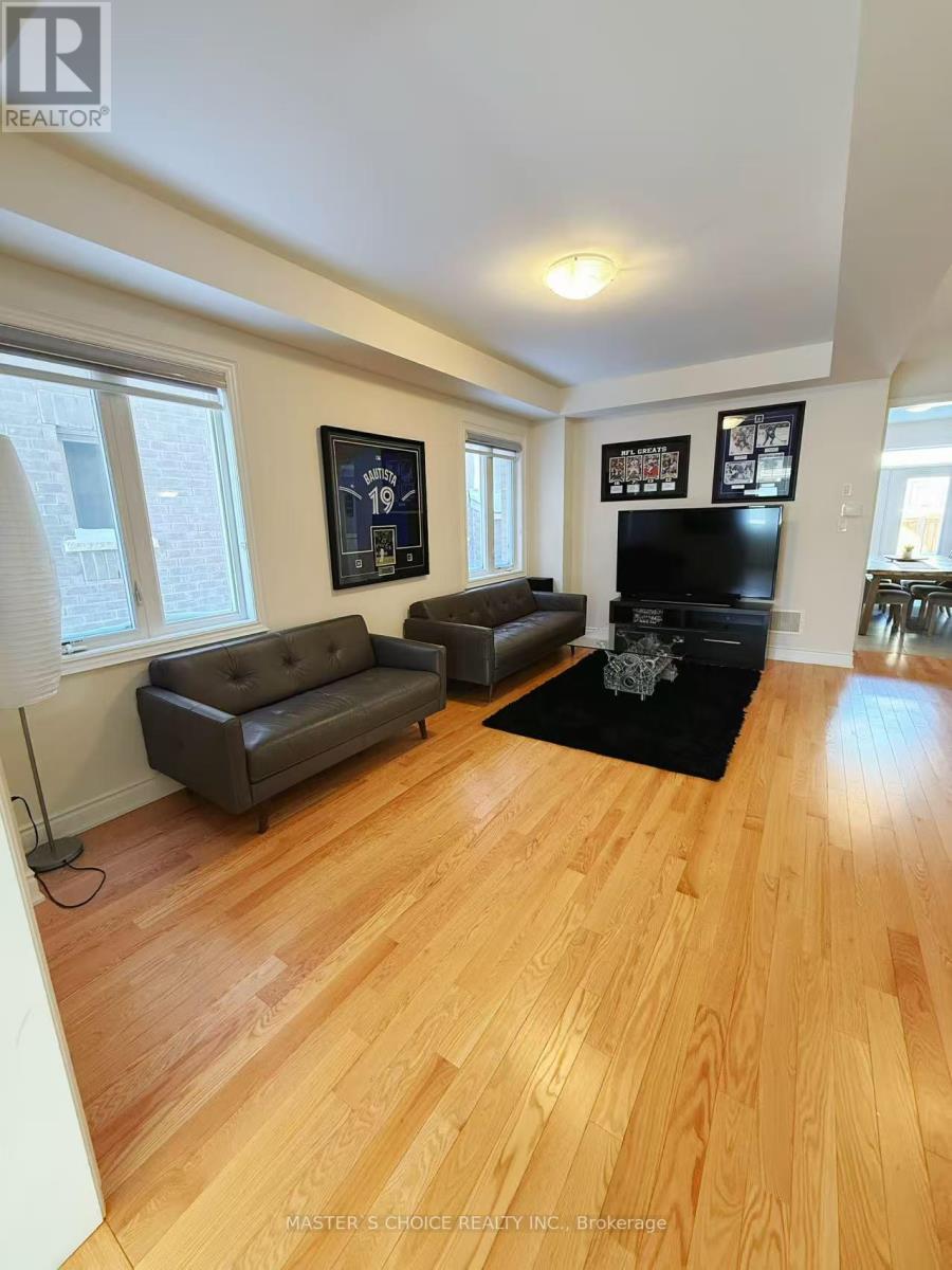 202 Fallharvest Way, Whitchurch-Stouffville, Ontario  L4A 5C2 - Photo 3 - N12727750