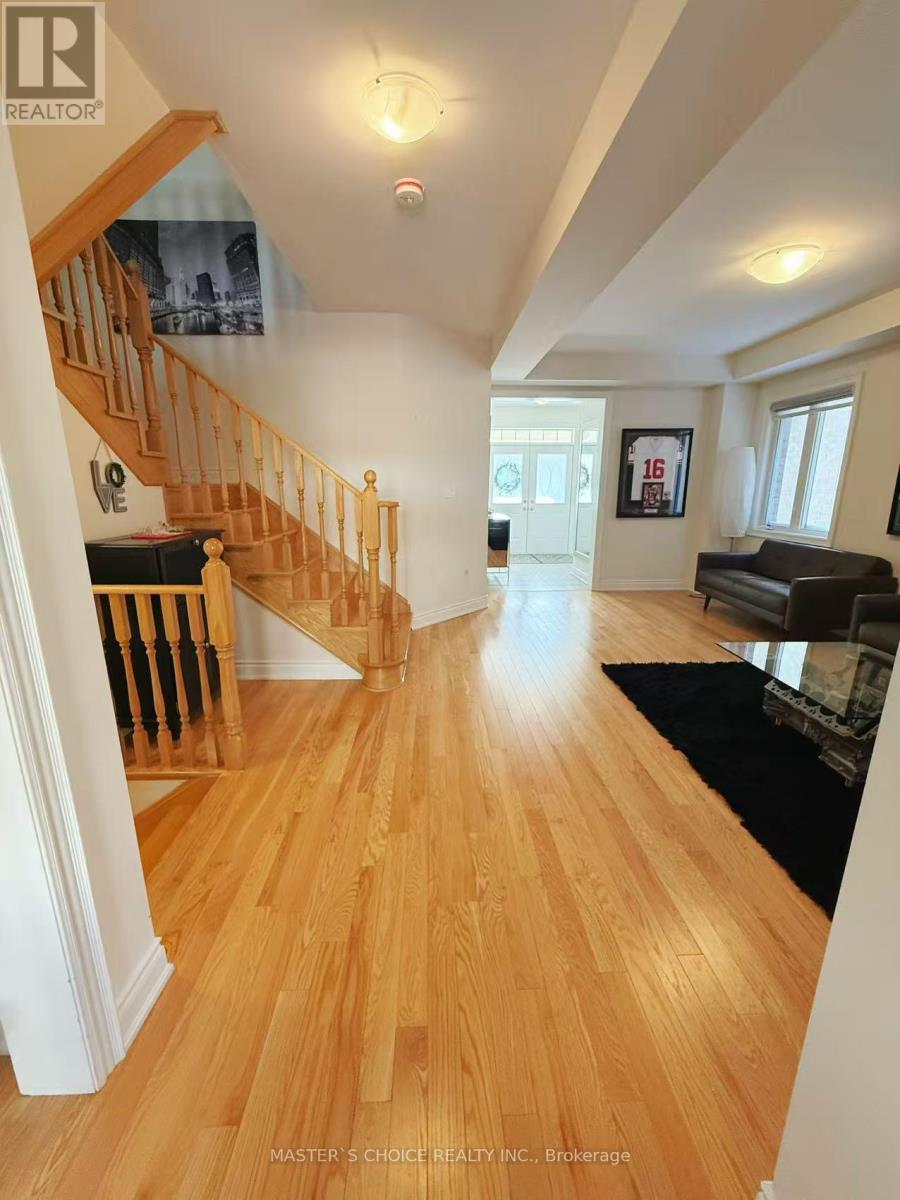 202 Fallharvest Way, Whitchurch-Stouffville, Ontario  L4A 5C2 - Photo 6 - N12727750