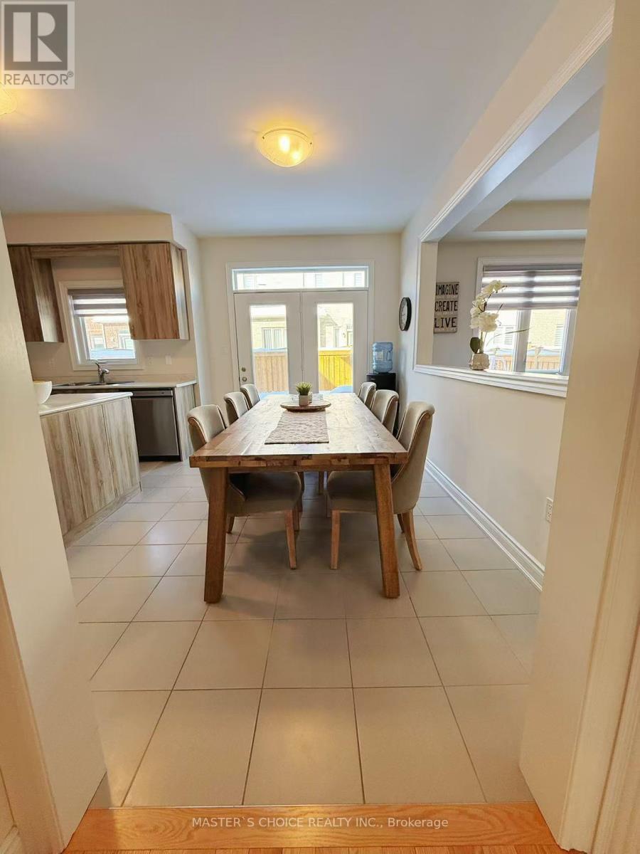 202 Fallharvest Way, Whitchurch-Stouffville, Ontario  L4A 5C2 - Photo 7 - N12727750