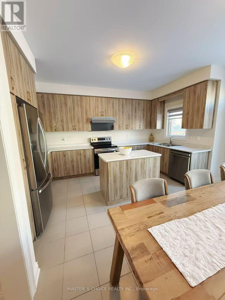 202 Fallharvest Way, Whitchurch-Stouffville, Ontario  L4A 5C2 - Photo 8 - N12727750