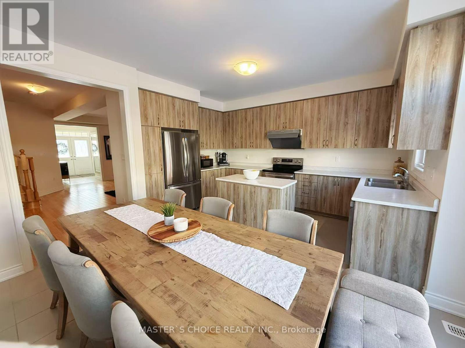 202 Fallharvest Way, Whitchurch-Stouffville, Ontario  L4A 5C2 - Photo 9 - N12727750