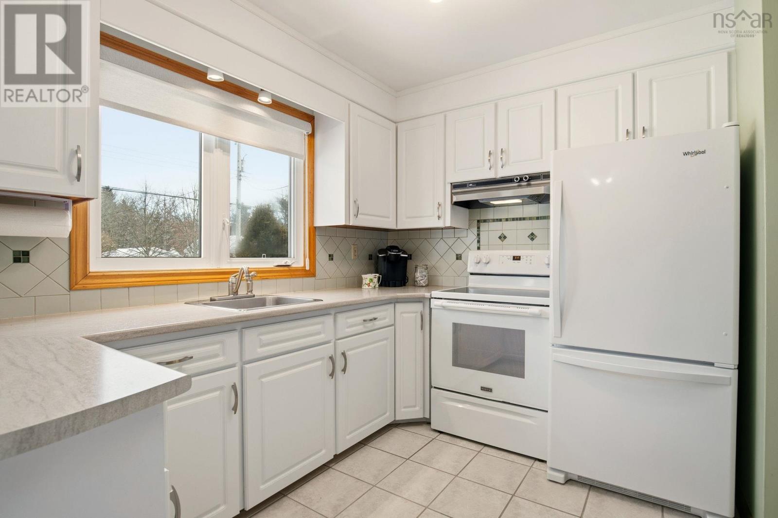 21 Macrae Avenue, Dartmouth, Nova Scotia  B2Y 1Z4 - Photo 9 - 202601378