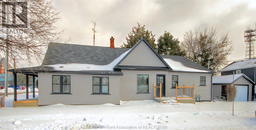 MLS# 26001855: 22 Cross STREET, Chatham, Canada