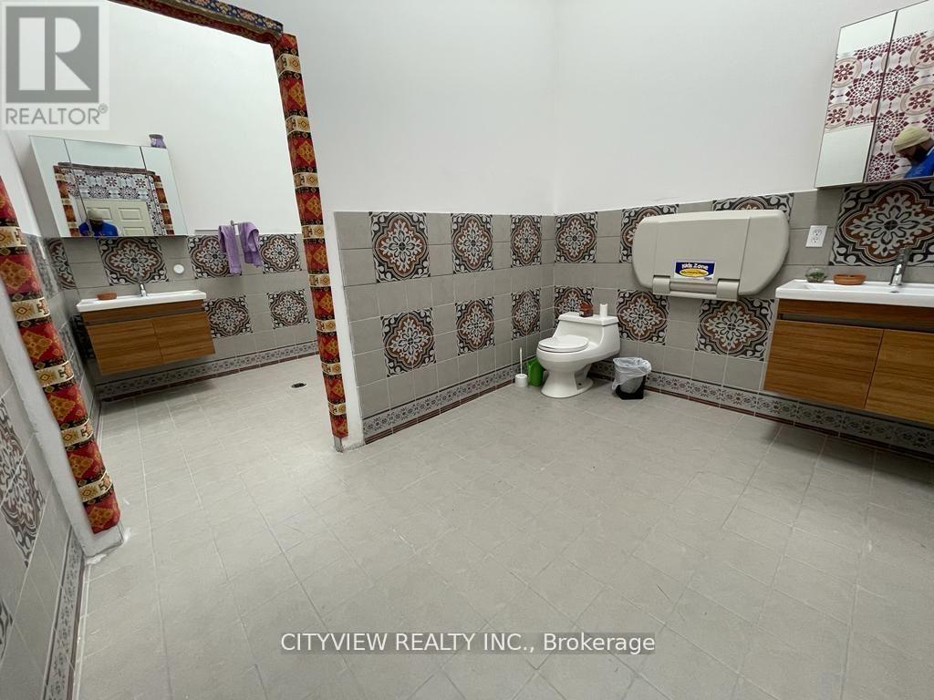 M1-4 - 1151 Dundas Street W, Mississauga, Ontario  L5C 1C6 - Photo 15 - W12727756