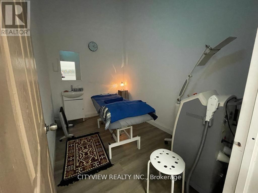 M1-4 - 1151 Dundas Street W, Mississauga, Ontario  L5C 1C6 - Photo 8 - W12727756