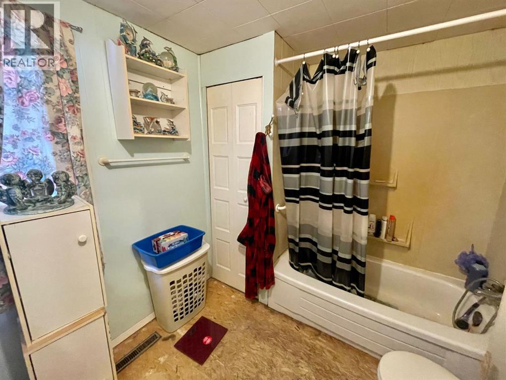 6432 17 Avenue, Edson, Alberta  T7E 1S4 - Photo 11 - A2124317