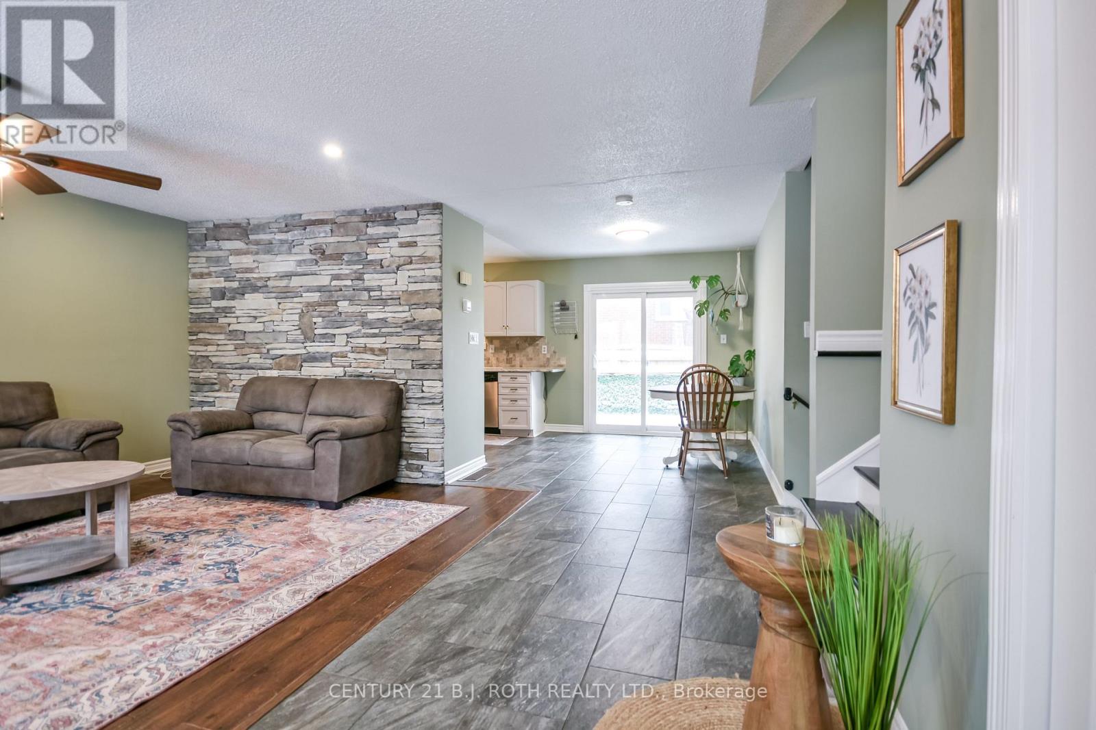 6 Glenview Avenue, Springwater, Ontario  L0L 1P0 - Photo 10 - S12702224