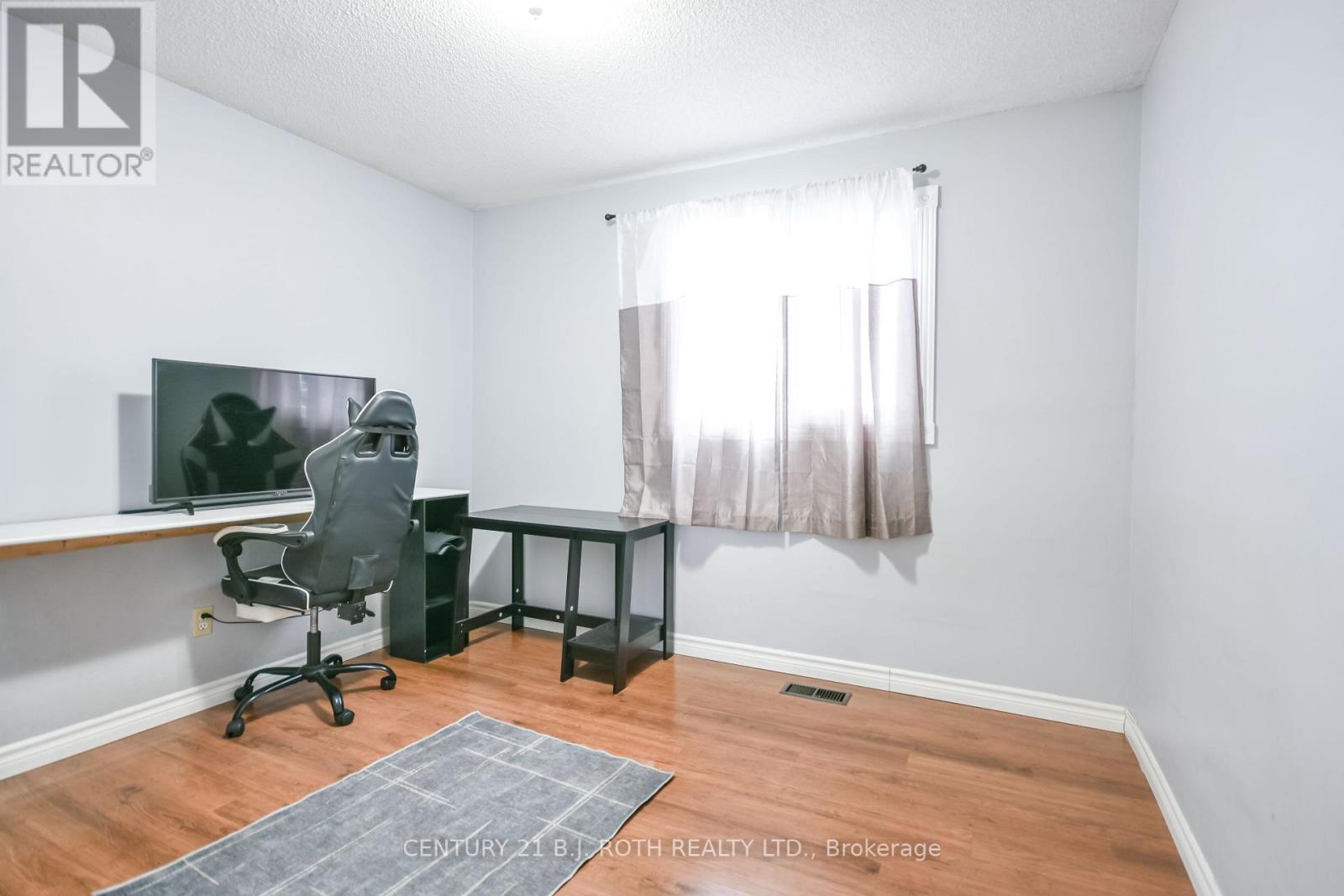 6 Glenview Avenue, Springwater, Ontario  L0L 1P0 - Photo 16 - S12702224