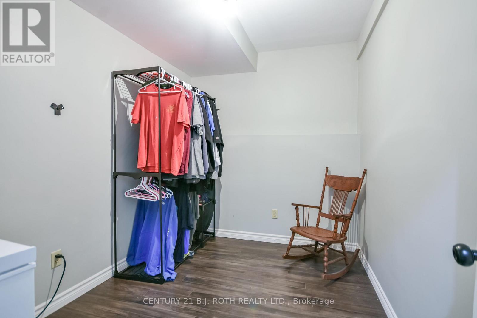 6 Glenview Avenue, Springwater, Ontario  L0L 1P0 - Photo 32 - S12702224