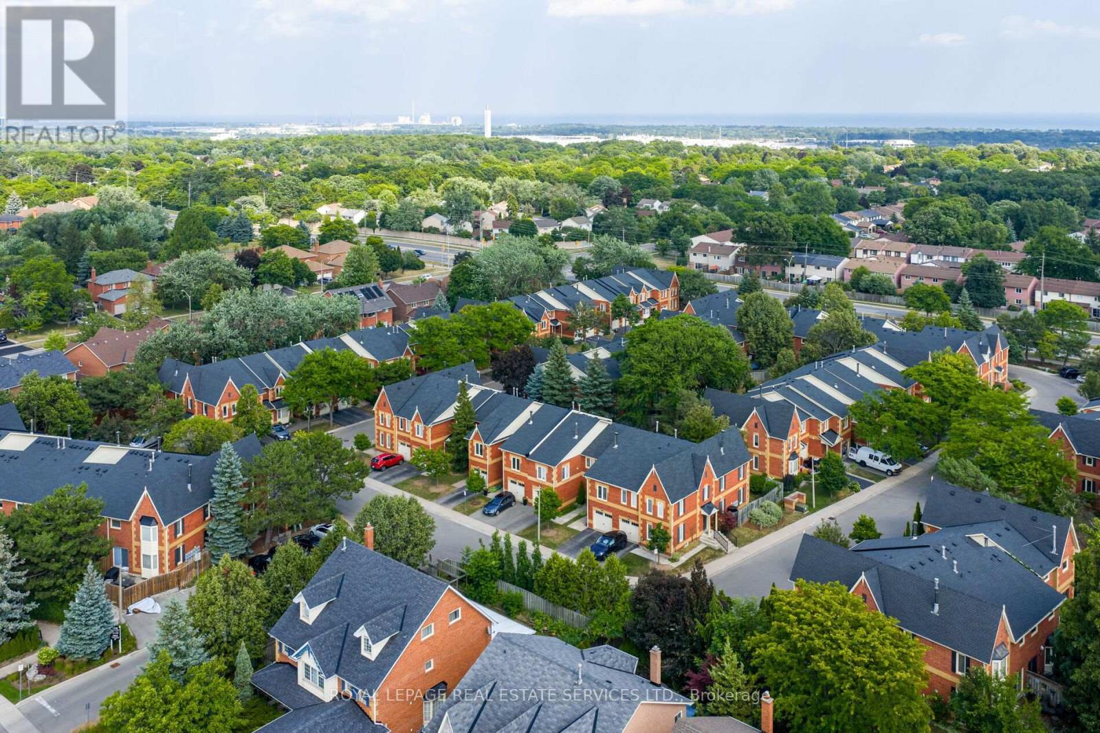 7 - 2006 Glenada Crescent, Oakville, Ontario  L6H 5R9 - Photo 49 - W12704982