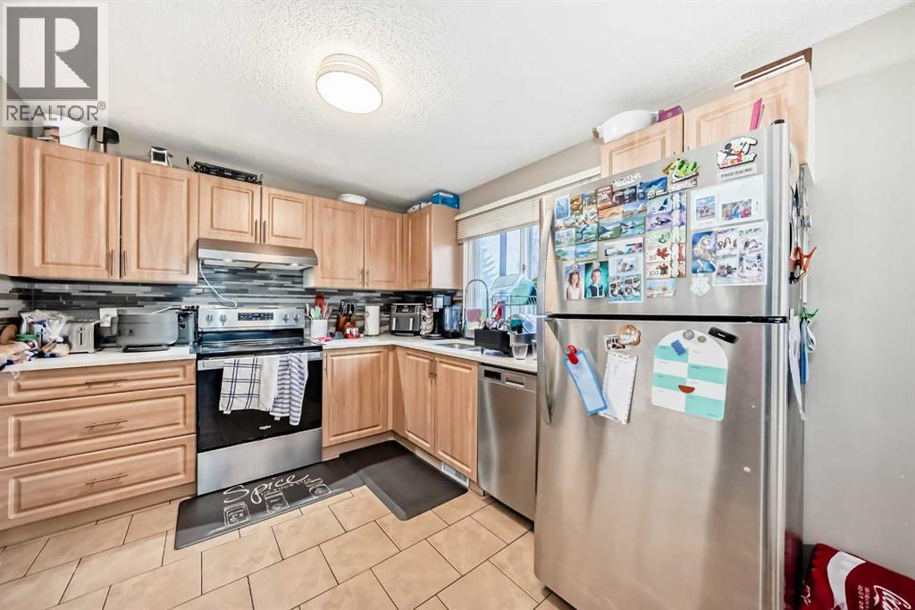 133 & 135 Huntford Close Ne, Calgary, Alberta  T2K 3Y7 - Photo 3 - A2261915