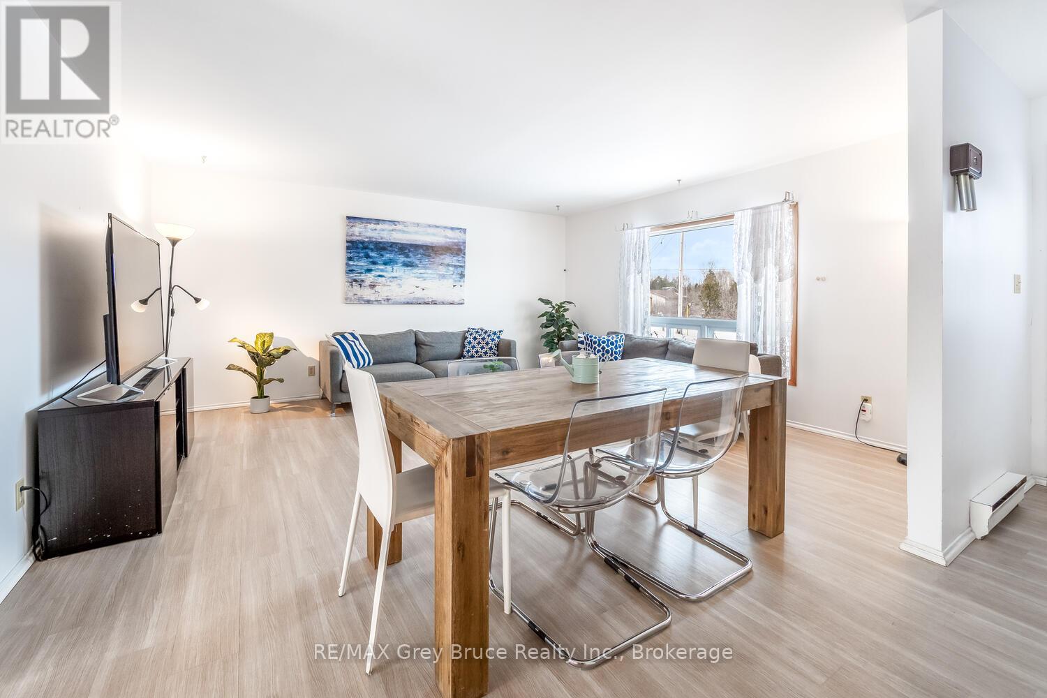 26 Maple Golf Crescent, Northern Bruce Peninsula, Ontario  N0H 2R0 - Photo 6 - X12727600