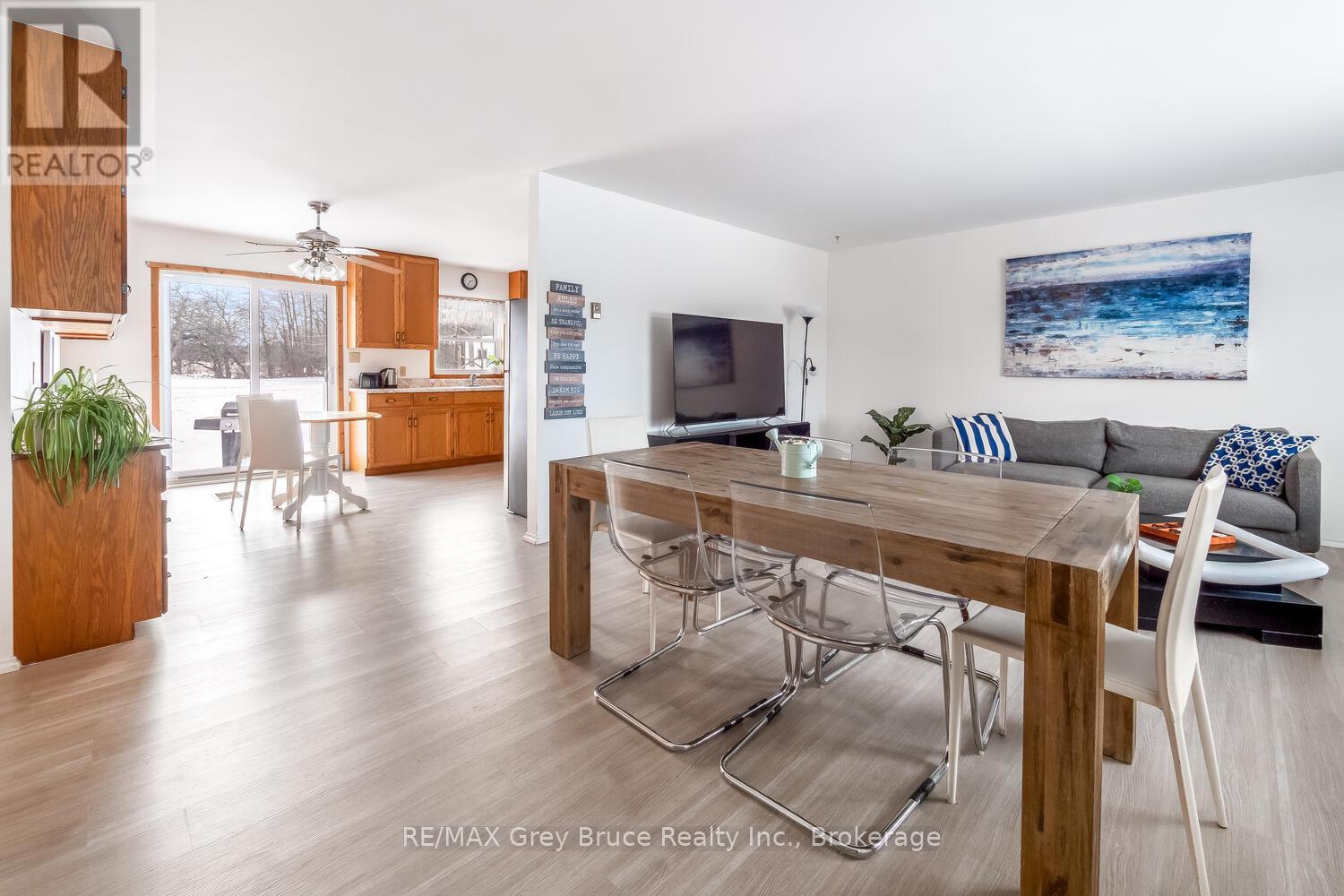 26 Maple Golf Crescent, Northern Bruce Peninsula, Ontario  N0H 2R0 - Photo 8 - X12727600