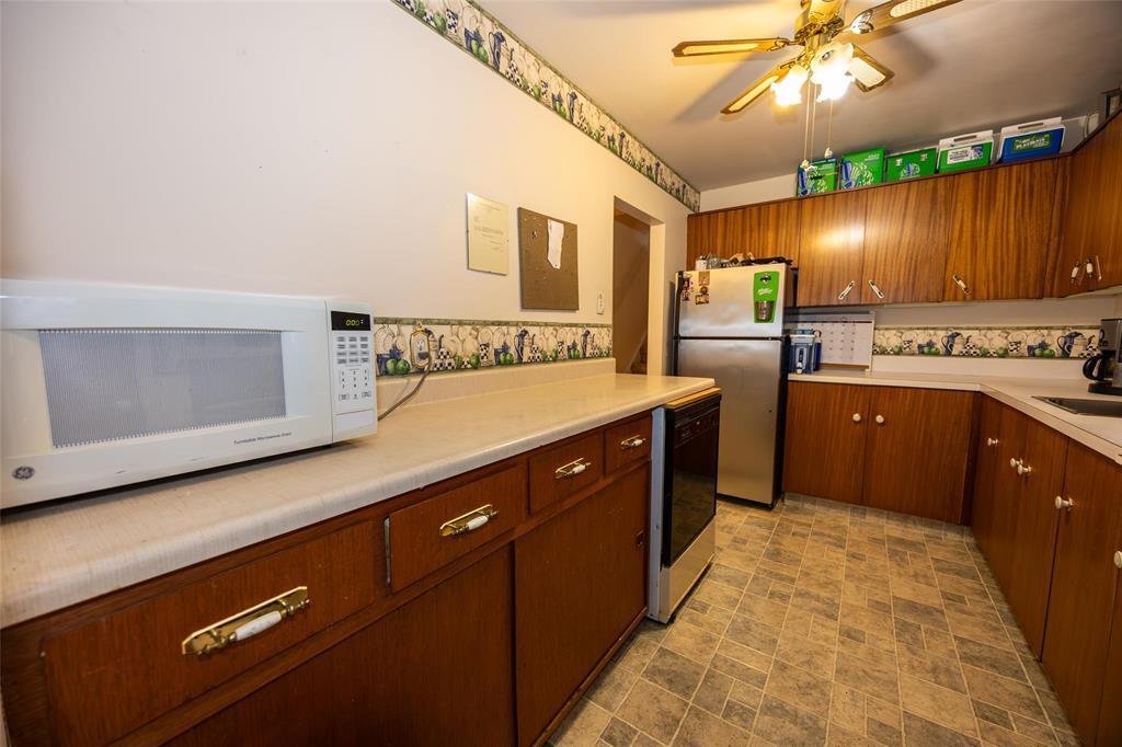 6 3467 Portage Avenue, Winnipeg, Manitoba  R3K 0X2 - Photo 3 - 202600658