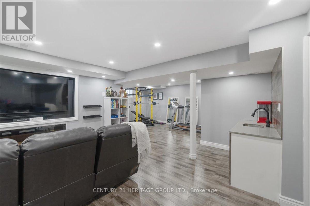 28 West Park Avenue, Bradford West Gwillimbury, Ontario  L3Z 0A8 - Photo 34 - N12727446