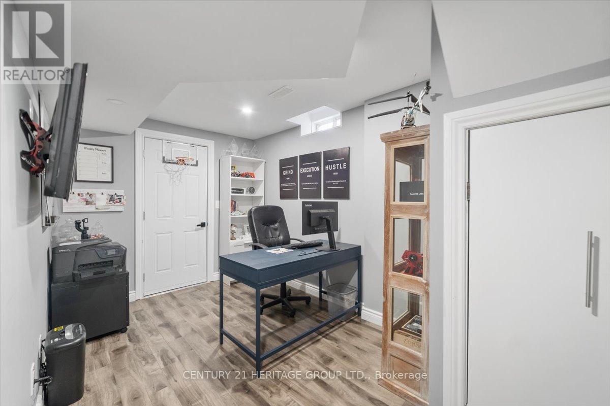 28 West Park Avenue, Bradford West Gwillimbury, Ontario  L3Z 0A8 - Photo 37 - N12727446