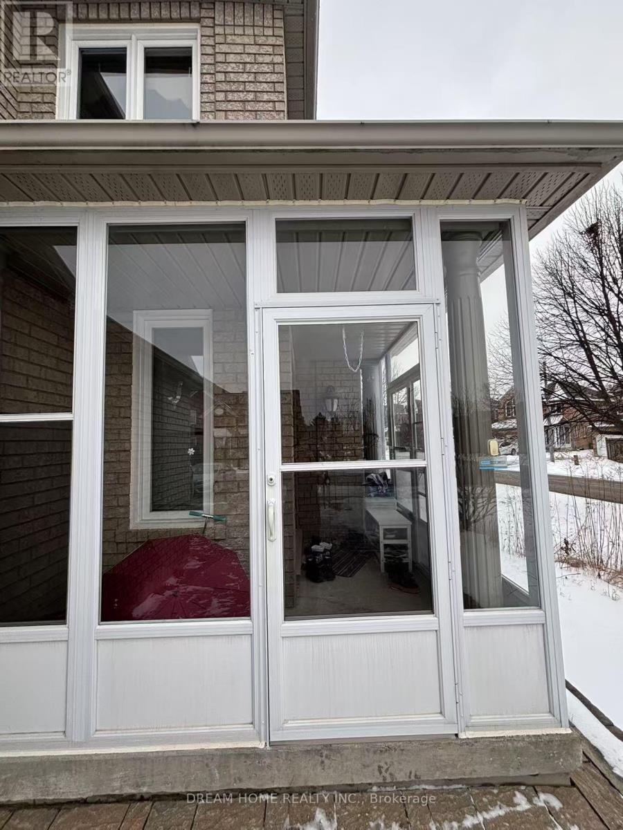 15 Grover Hill Avenue, Richmond Hill, Ontario  L4S 1S6 - Photo 3 - N12727778