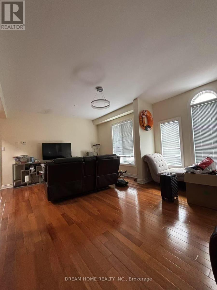 15 Grover Hill Avenue, Richmond Hill, Ontario  L4S 1S6 - Photo 6 - N12727778