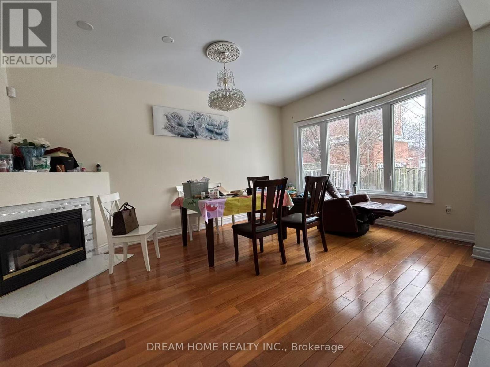 15 Grover Hill Avenue, Richmond Hill, Ontario  L4S 1S6 - Photo 8 - N12727778