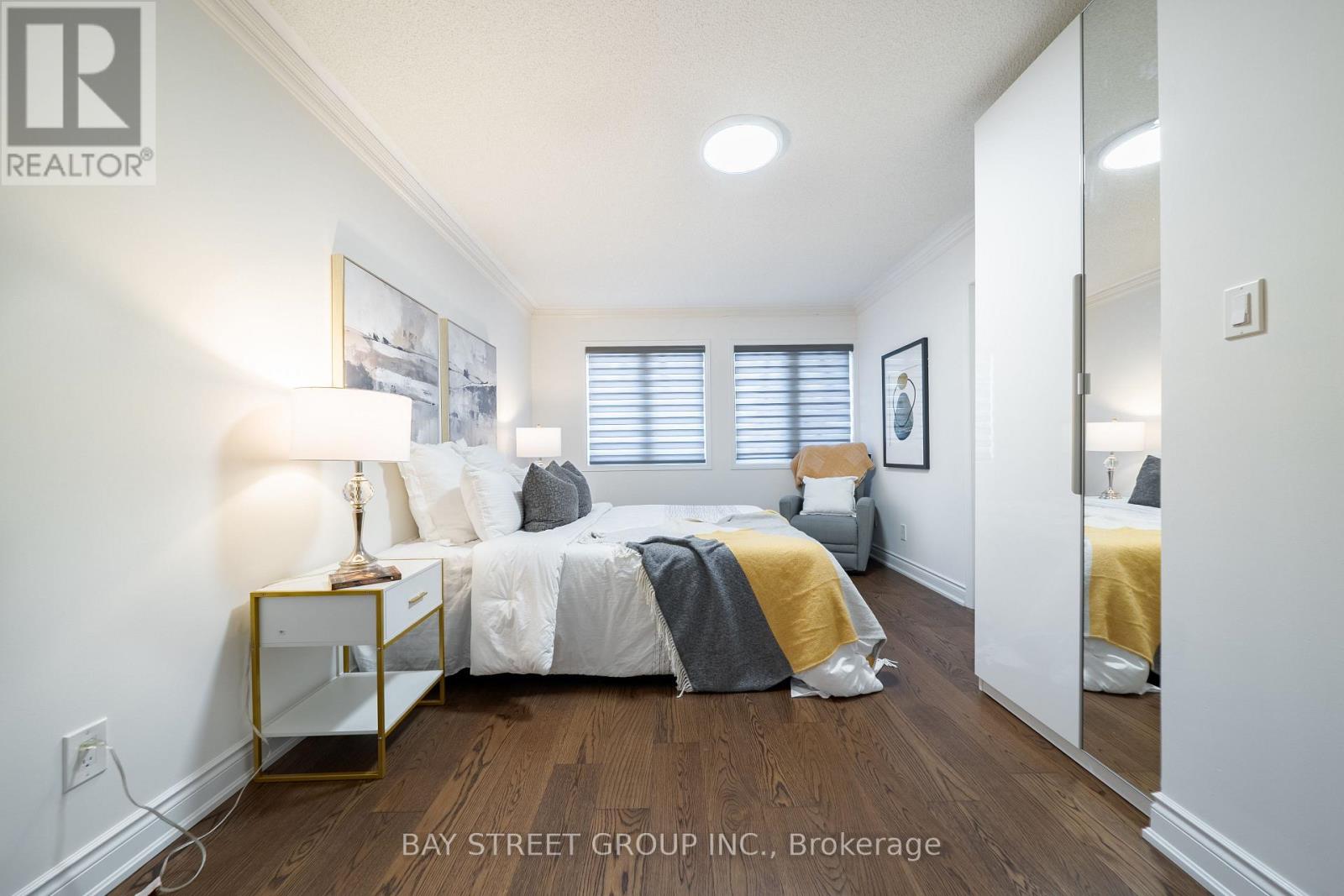 2398 Nichols Drive, Oakville, Ontario  L6H 6T1 - Photo 12 - W12727786