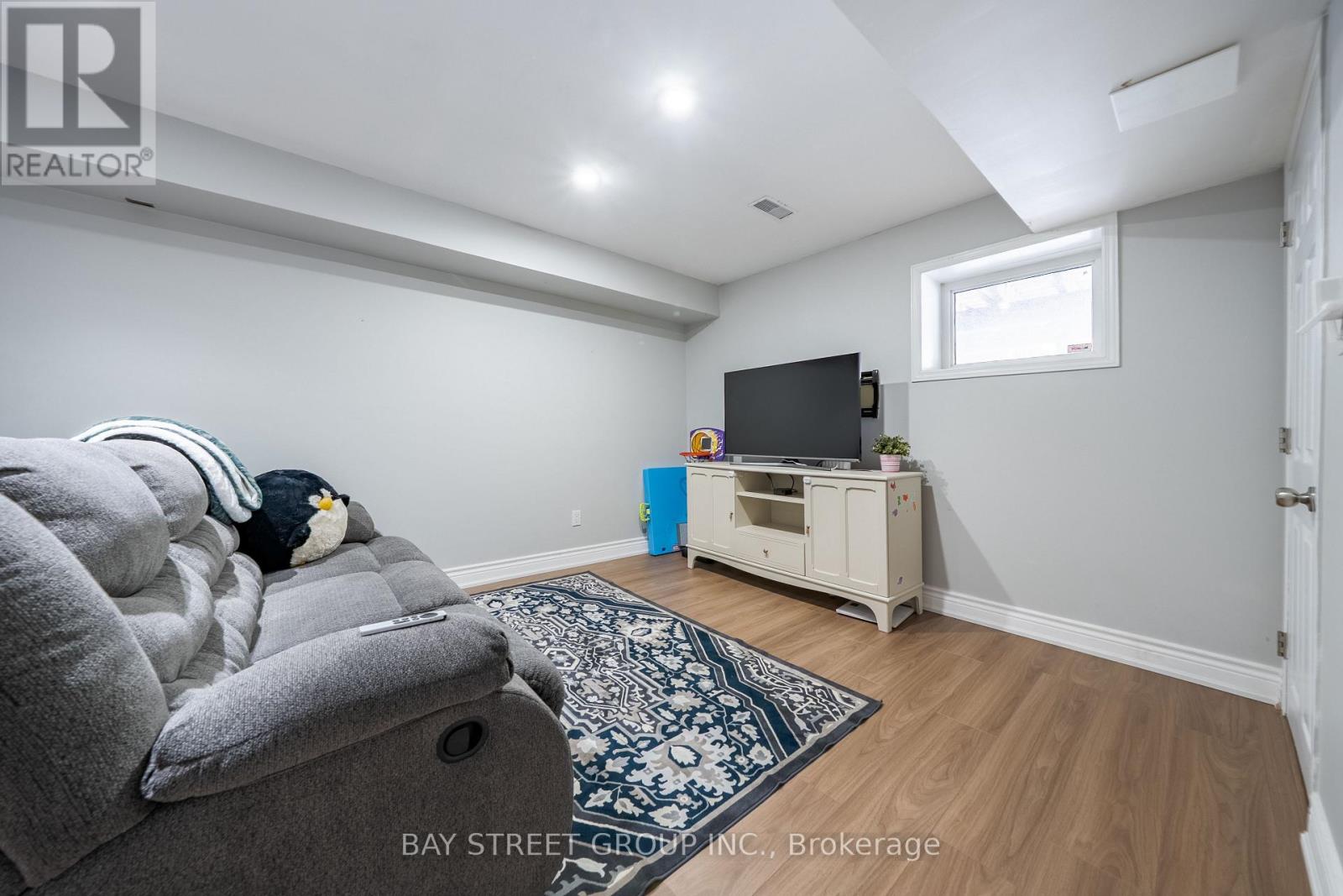 2398 Nichols Drive, Oakville, Ontario  L6H 6T1 - Photo 22 - W12727786