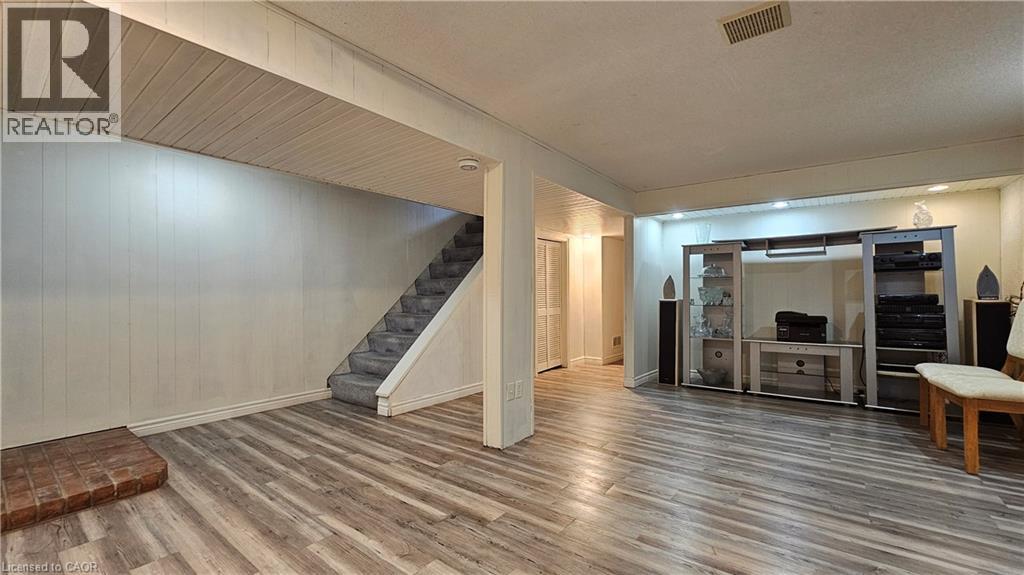 4 Flint Drive, Kitchener, Ontario  N2E 1A2 - Photo 19 - 40800699