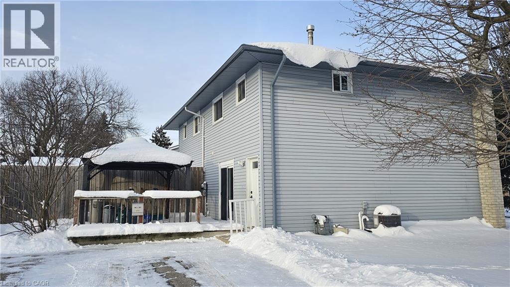 4 Flint Drive, Kitchener, Ontario  N2E 1A2 - Photo 2 - 40800699