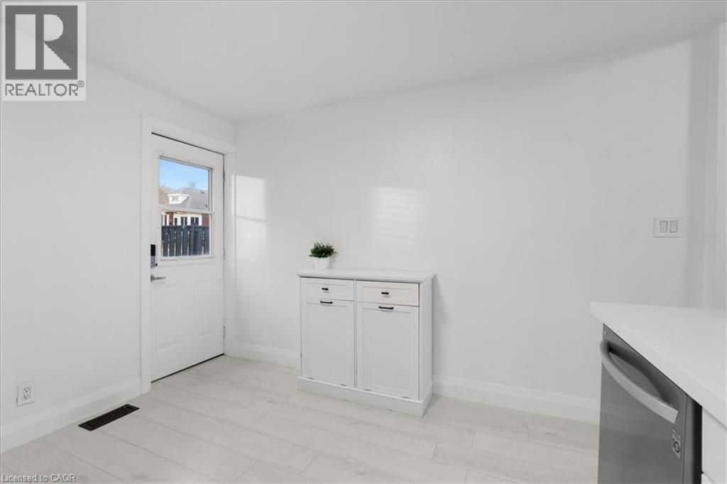 39 Division Street, Hamilton, Ontario  L8H 4Z7 - Photo 16 - 40799385