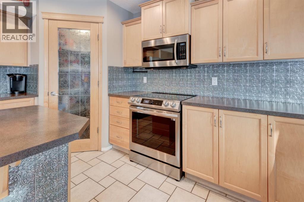 162 Somerside Crescent Sw, Calgary, Alberta  T2Y 4K7 - Photo 8 - A2281249