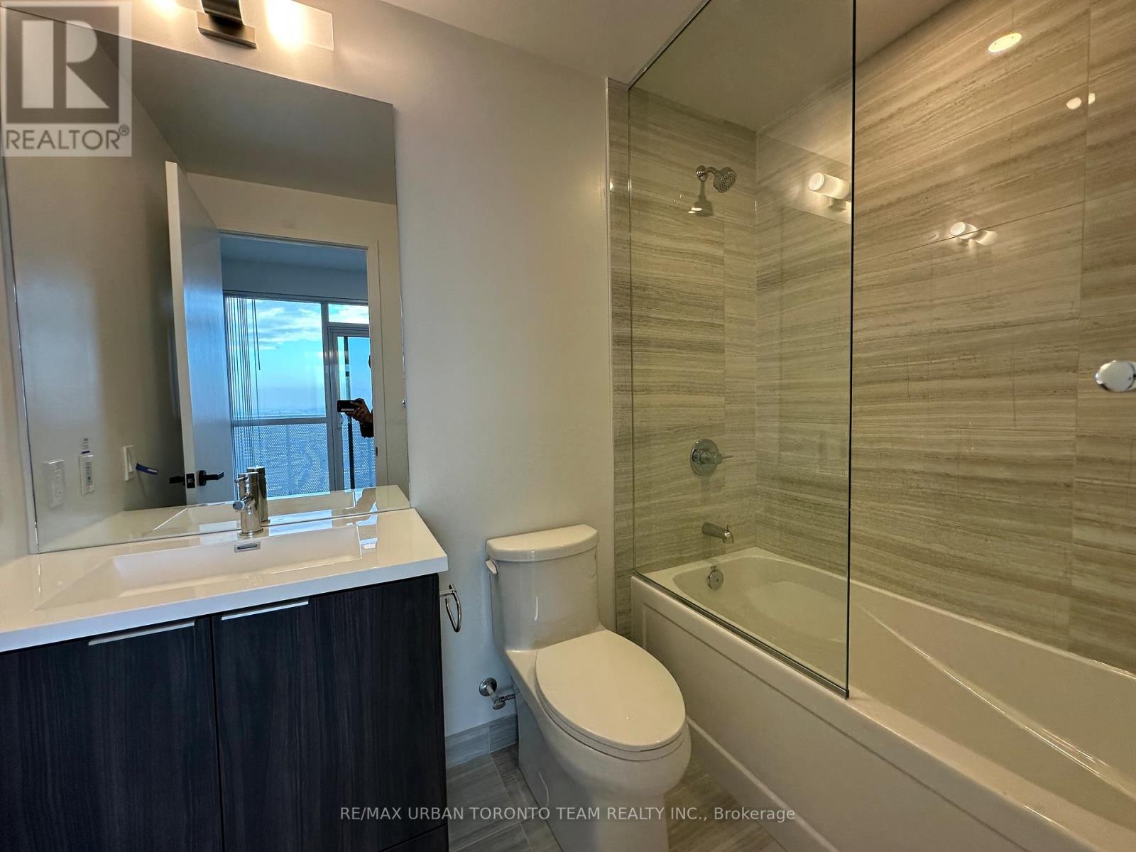 5106 - 8 Interchange Way, Vaughan, Ontario  L4K 5Z7 - Photo 10 - N12727790