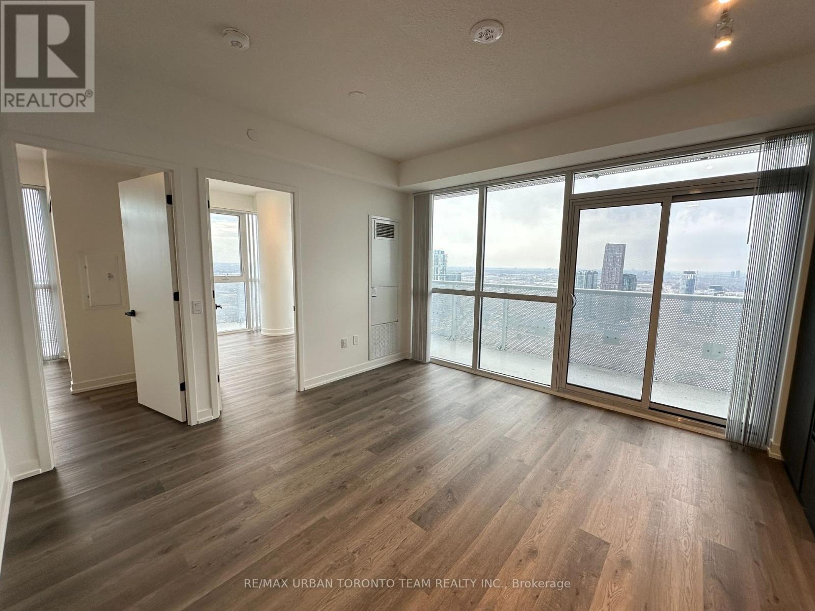 5106 - 8 Interchange Way, Vaughan, Ontario  L4K 5Z7 - Photo 4 - N12727790