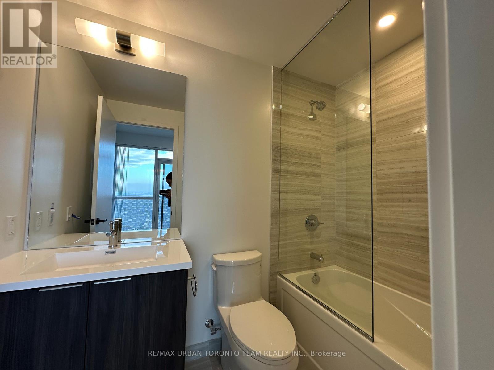 5106 - 8 Interchange Way, Vaughan, Ontario  L4K 5Z7 - Photo 9 - N12727790