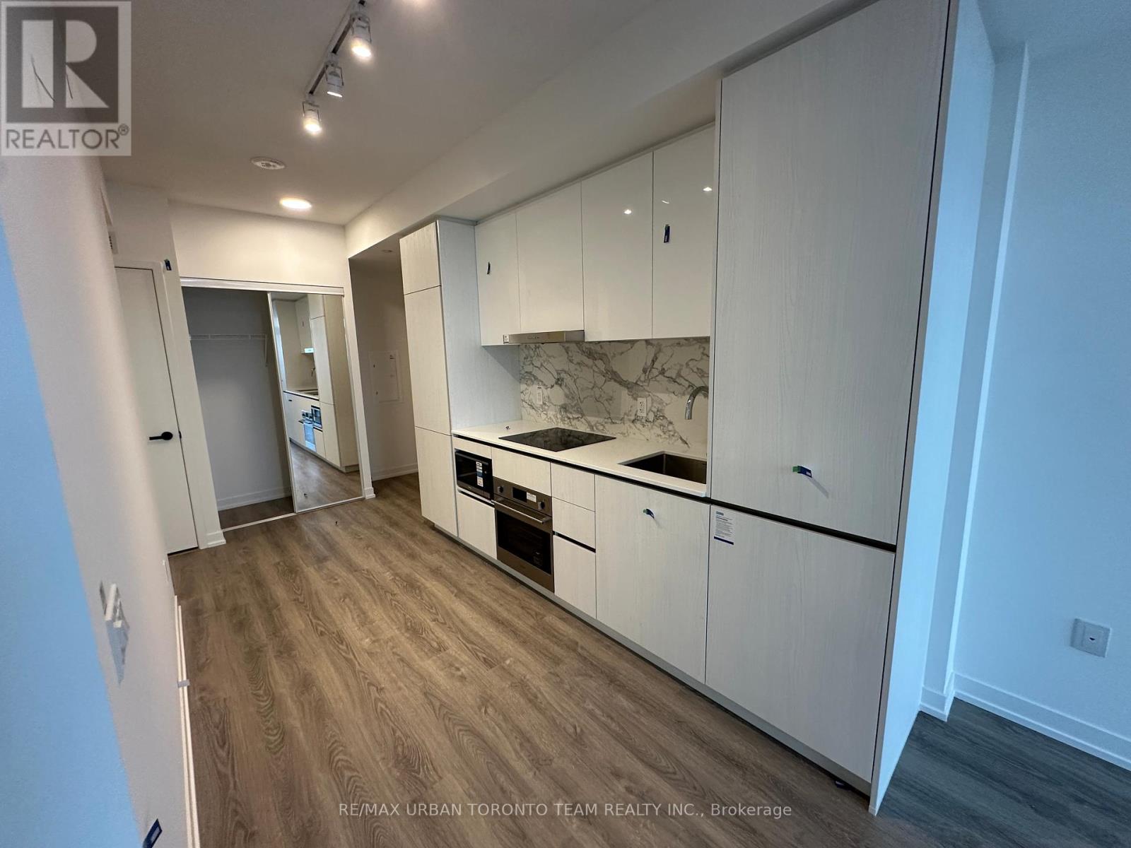 5107 - 8 Interchange Way, Vaughan, Ontario  L4K 5Z7 - Photo 3 - N12727814