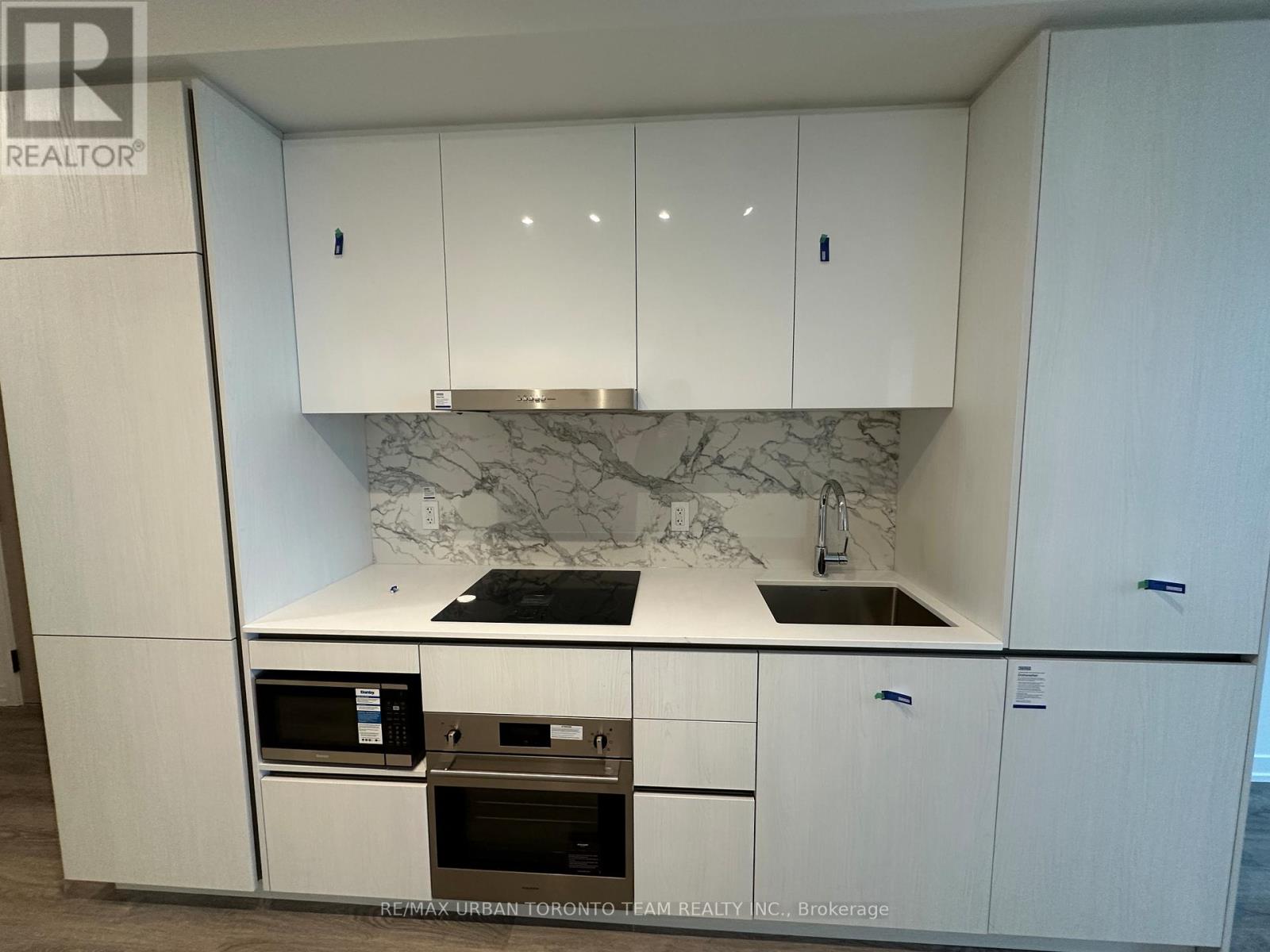 5107 - 8 Interchange Way, Vaughan, Ontario  L4K 5Z7 - Photo 4 - N12727814