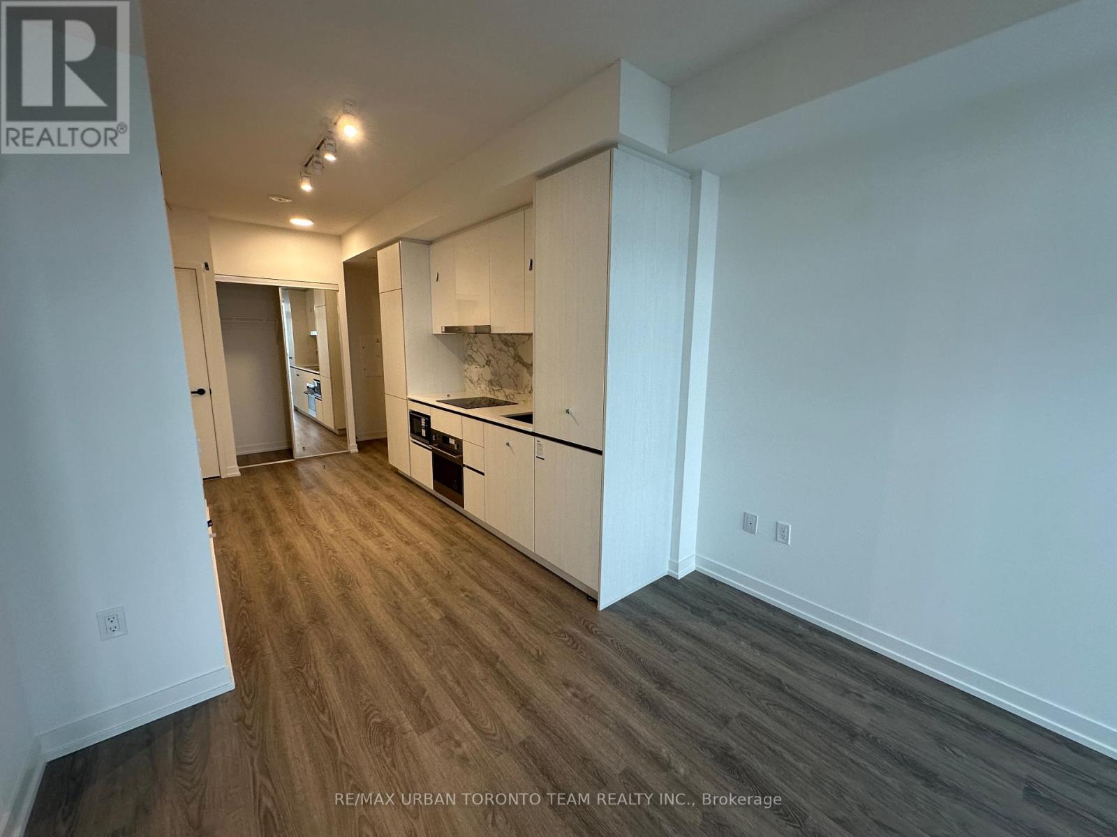 5107 - 8 Interchange Way, Vaughan, Ontario  L4K 5Z7 - Photo 5 - N12727814