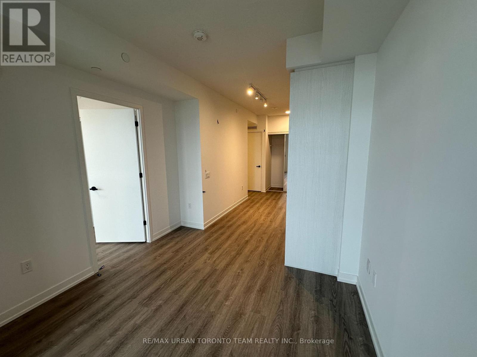 5107 - 8 Interchange Way, Vaughan, Ontario  L4K 5Z7 - Photo 6 - N12727814