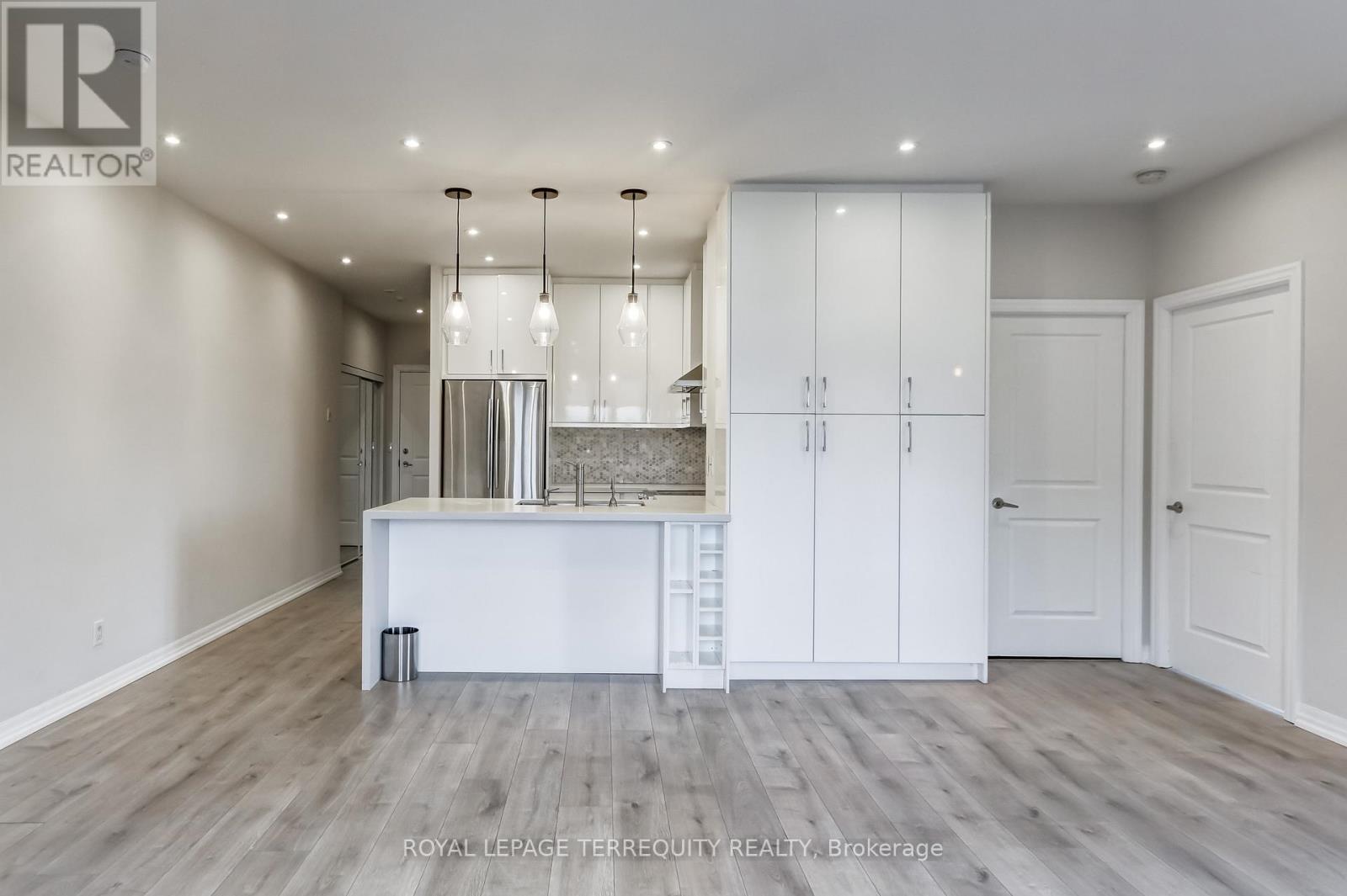 422 - 245 Dalesford Road, Toronto, Ontario  M8Y 4H7 - Photo 10 - W12727804