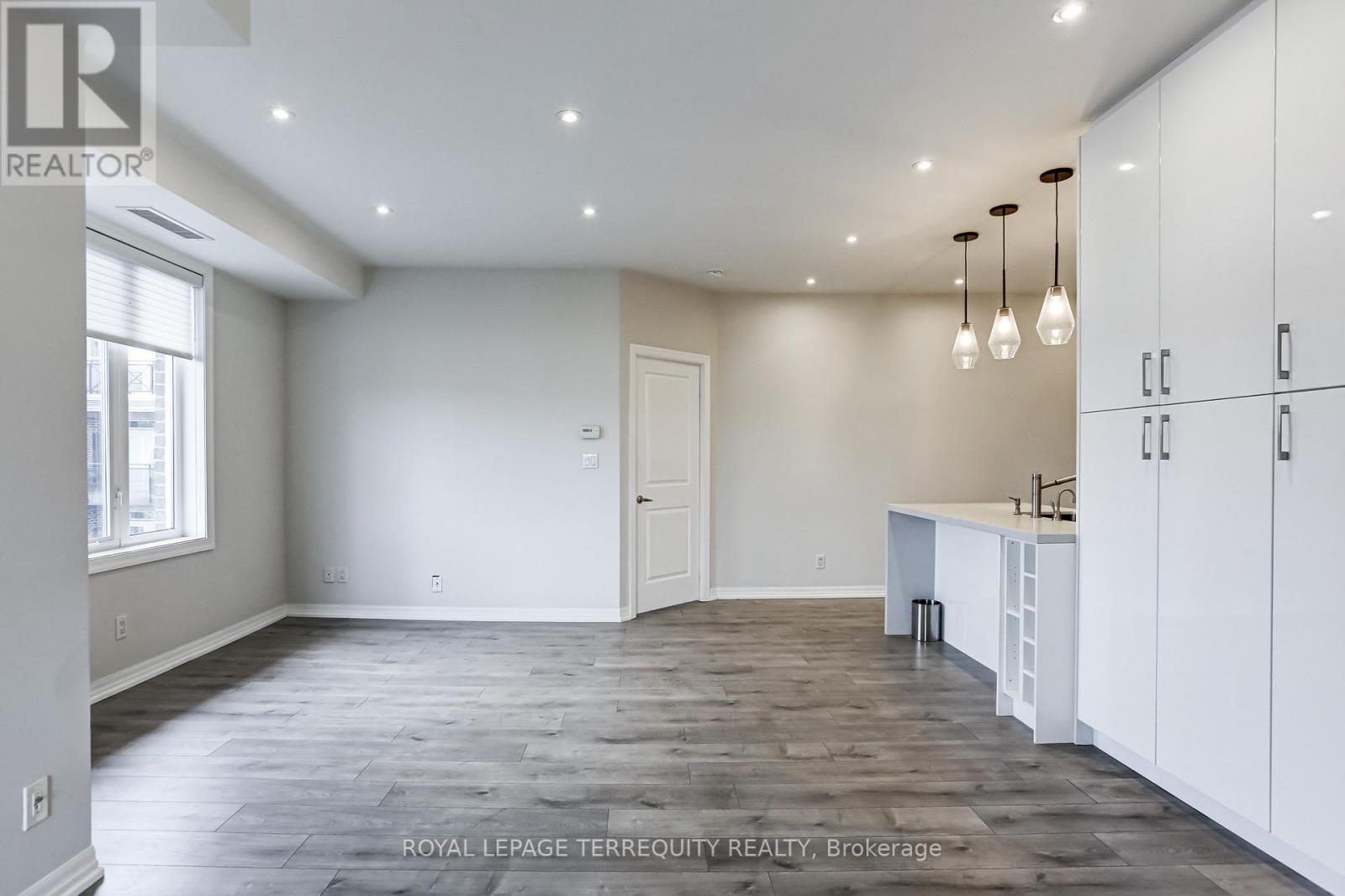 422 - 245 Dalesford Road, Toronto, Ontario  M8Y 4H7 - Photo 12 - W12727804