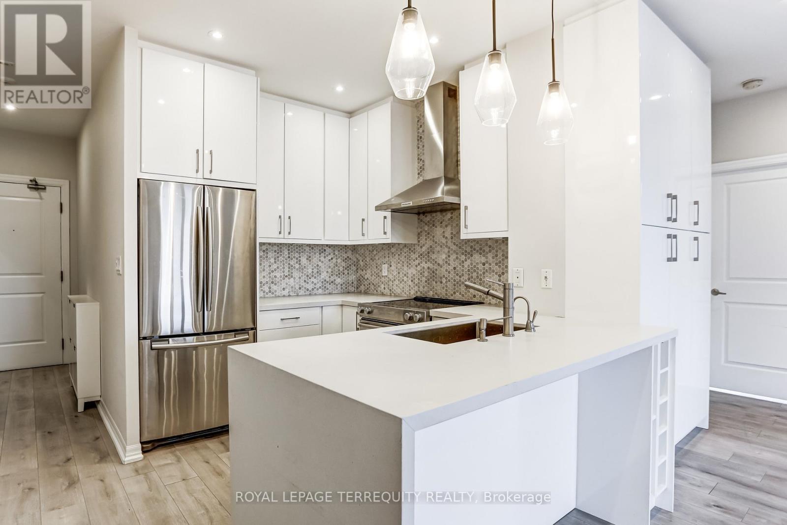 422 - 245 Dalesford Road, Toronto, Ontario  M8Y 4H7 - Photo 5 - W12727804